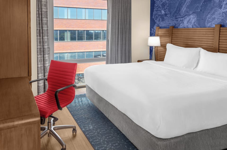 Room, 1 King Bed | Premium bedding, in-room safe, desk, blackout drapes