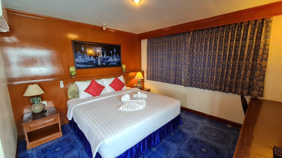 Standard Double Room | Desk, rollaway beds, free WiFi, bed sheets