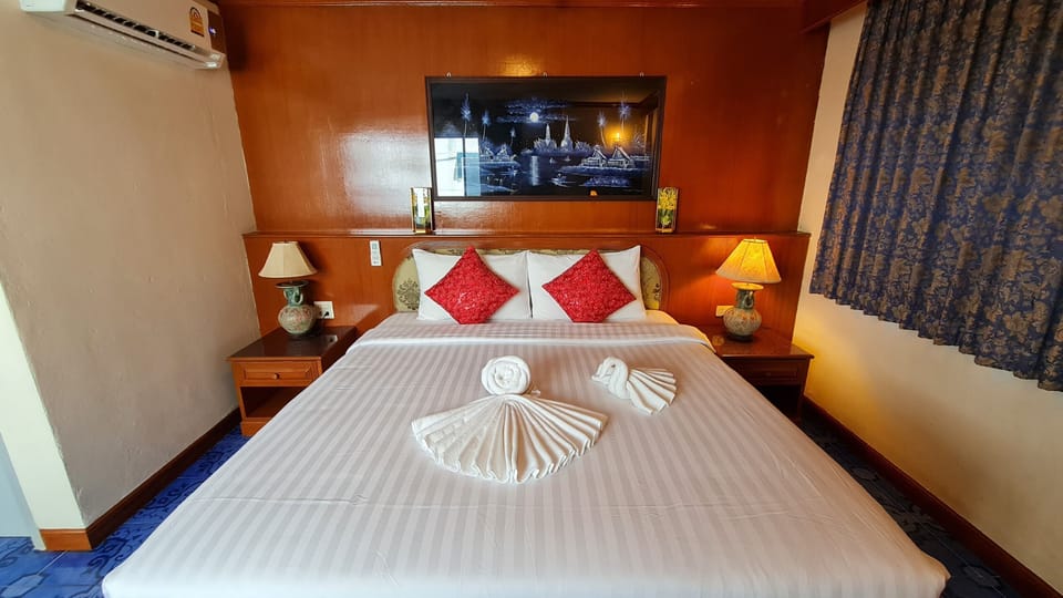 Standard Double Room | Desk, rollaway beds, free WiFi, bed sheets