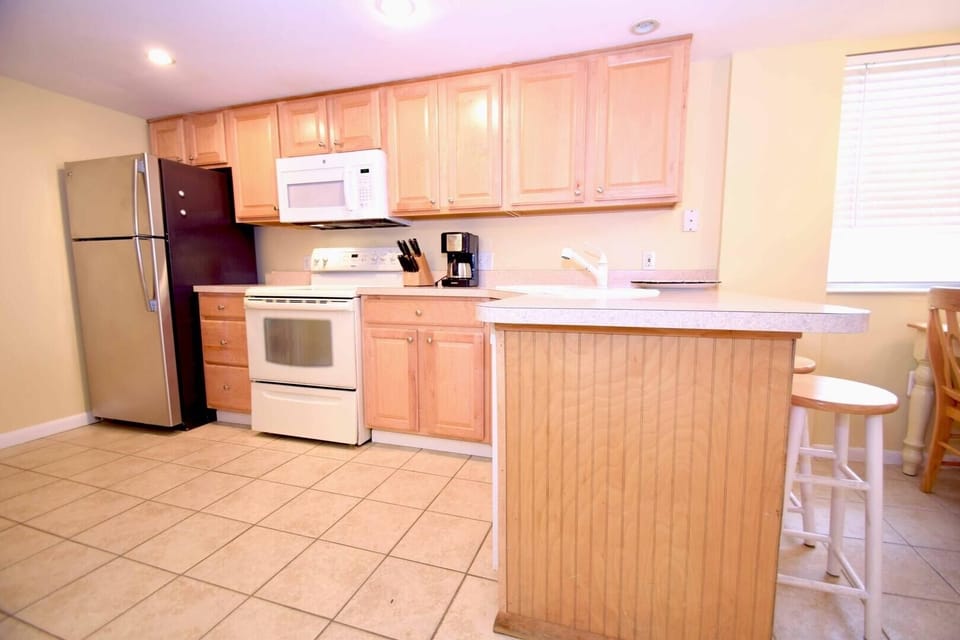 Townhome, 3 Bedrooms | Private kitchen | Fridge, coffee/tea maker, toaster