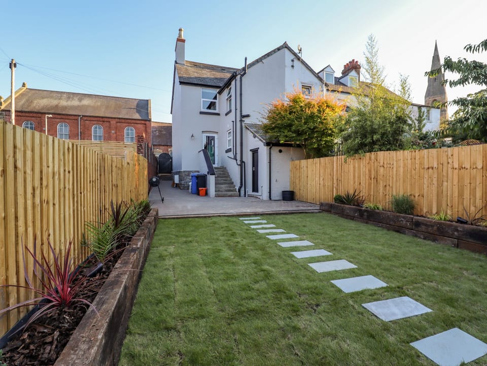Cottage | Property grounds