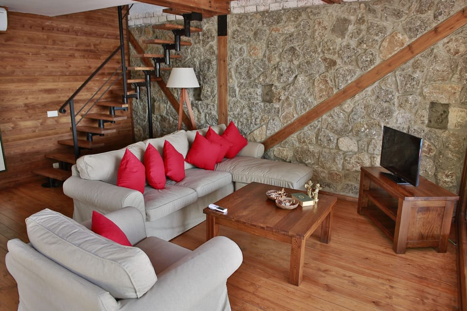 Duplex, Sea View | Bathroom | Shower, rainfall showerhead, eco-friendly toiletries, hair dryer