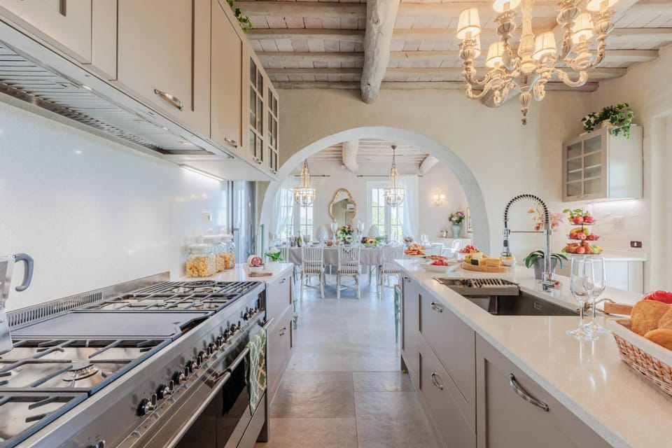 House | 8 bedrooms, WiFi
