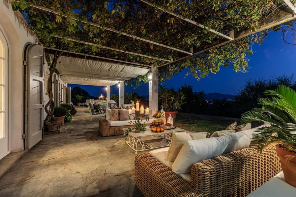 House | 8 bedrooms, WiFi