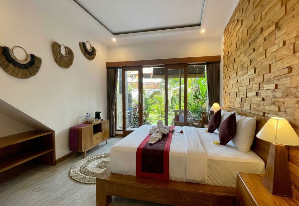 Deluxe Room | Desk, free WiFi, bed sheets