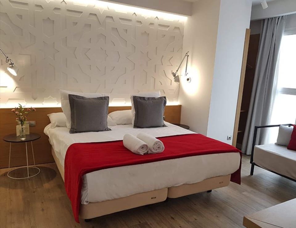 1 bedroom, premium bedding, minibar, in-room safe