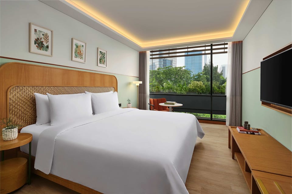 Studio 25 | Minibar, in-room safe, blackout drapes, iron/ironing board