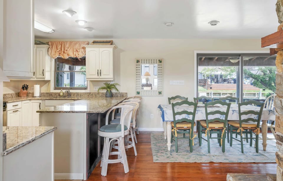 House, Multiple Beds, Patio (Bayfront to Beach Beauty) | Dining