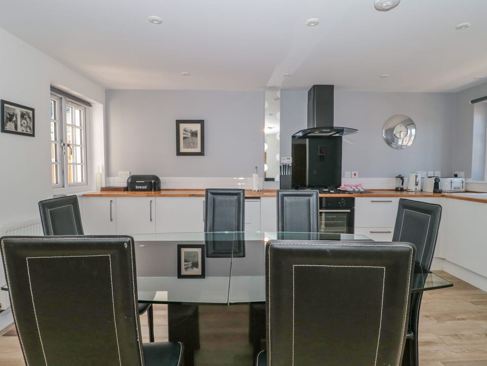 Fridge, dishwasher, electric kettle, toaster