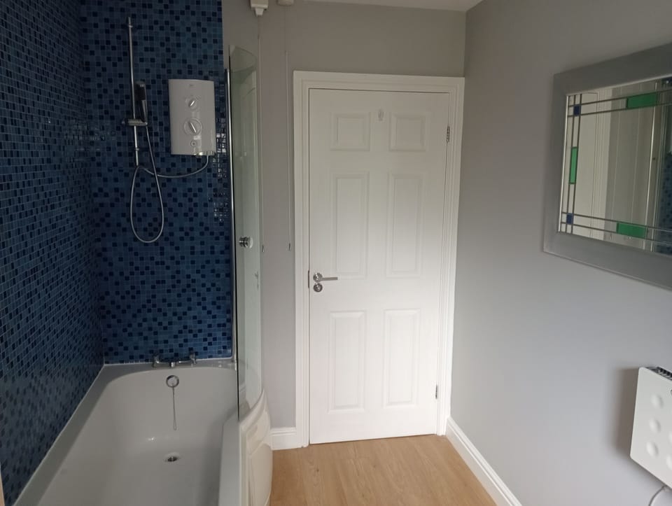 Beautiful and Secluded ,detached Garden Apartment Apartment in York