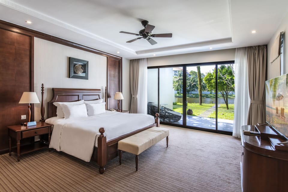 Minibar, in-room safe, desk, blackout drapes