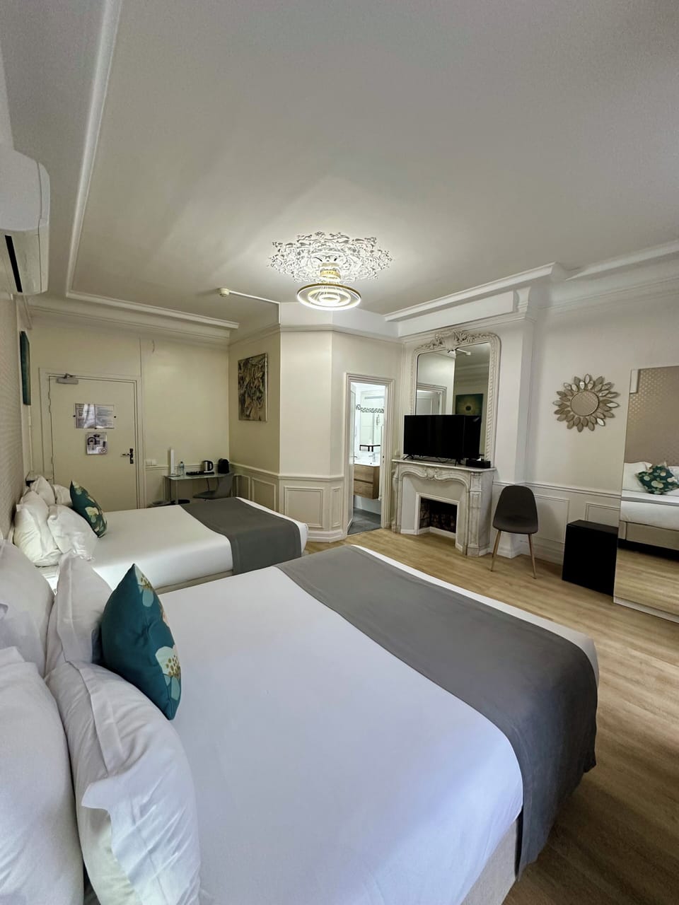 Superior Room | In-room safe, desk, blackout drapes, soundproofing