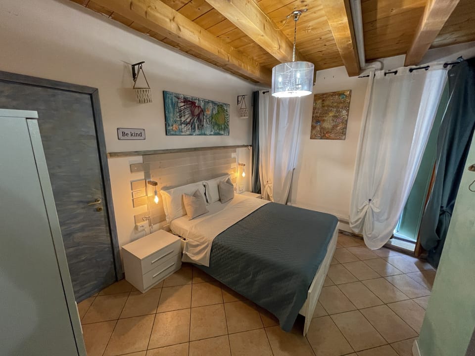 Standard Room | Premium bedding, desk, free WiFi, bed sheets
