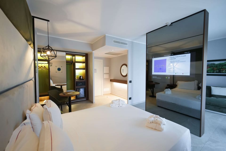 Junior Suite, 1 Queen Bed, Non Smoking, Garden Area (with Sofabed) | Premium bedding, down comforters, memory foam beds, minibar