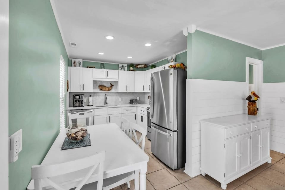 House, 2 Bedrooms | Private kitchen | Coffee/tea maker, fridge, toaster