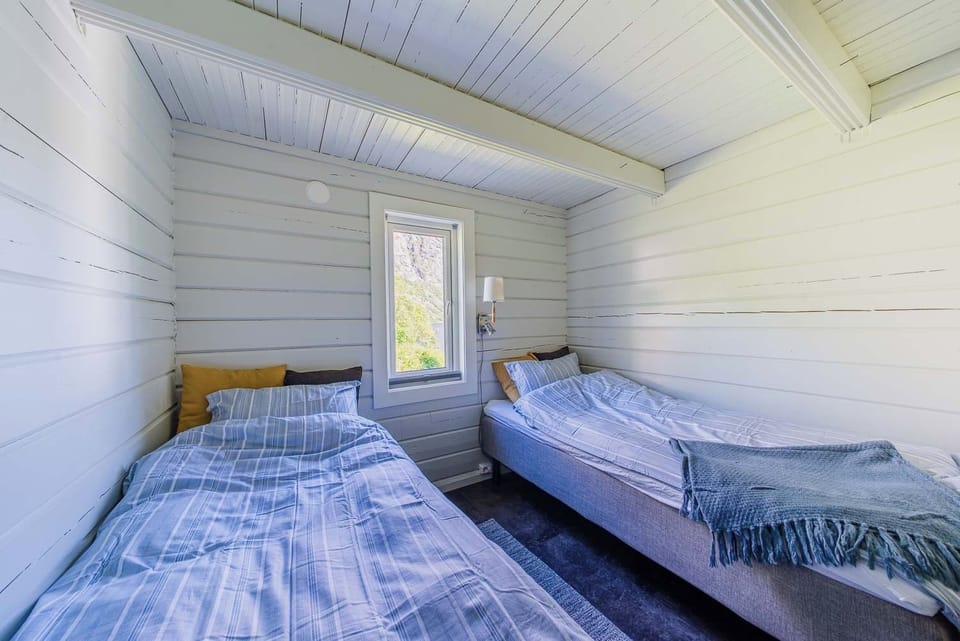 Standard Cabin, Ocean View | 2 bedrooms, rollaway beds, free WiFi, bed sheets