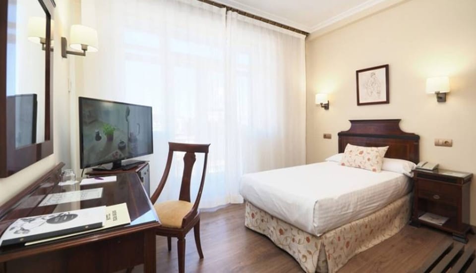 Standard Single Room, 1 Twin Bed, City View | Premium bedding, minibar, in-room safe, desk