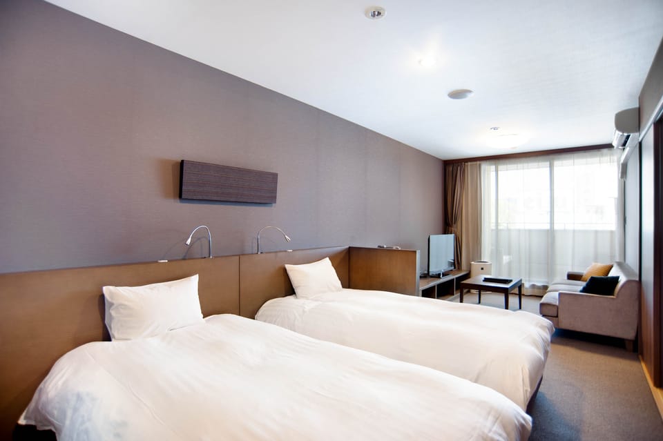 Standard Twin Room | In-room safe, WiFi (free), bed sheets