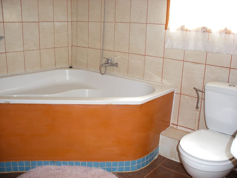 Double Room | Bathroom | Hair dryer, bathrobes, towels, shampoo