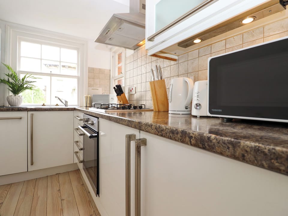 Cottage | Private kitchen | Fridge, dishwasher, electric kettle, cookware/dishes/utensils