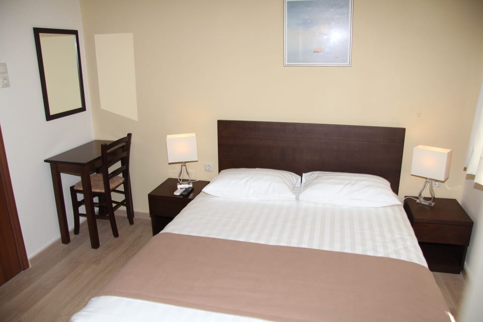 Economy Double Room | In-room safe, free WiFi