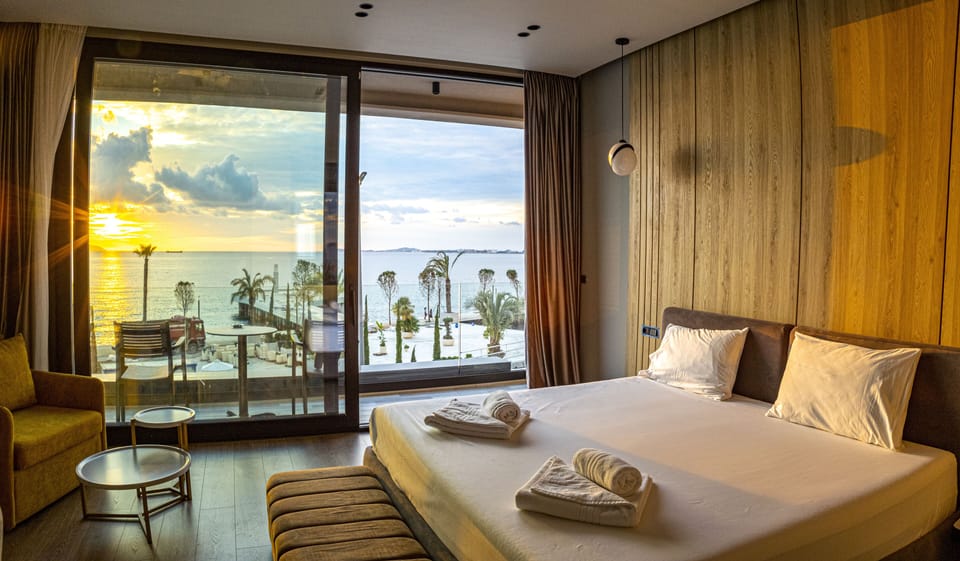 Deluxe Double Room, 1 King Bed with Sofa bed, Balcony | Minibar, in-room safe, soundproofing, free WiFi