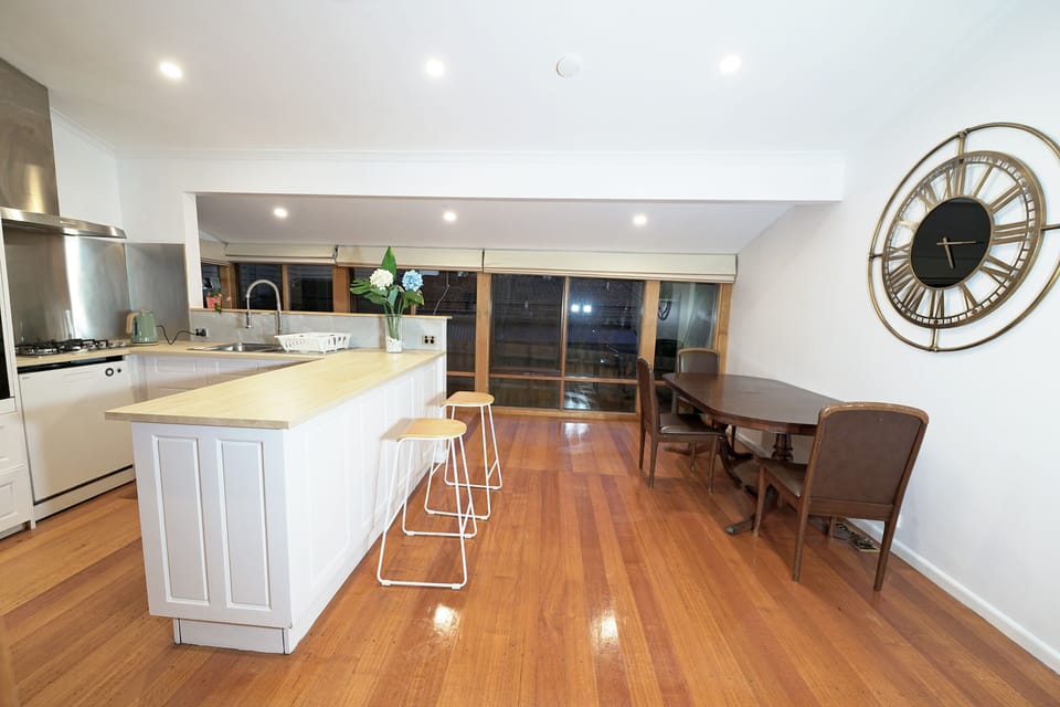 Comfort House | In-room dining