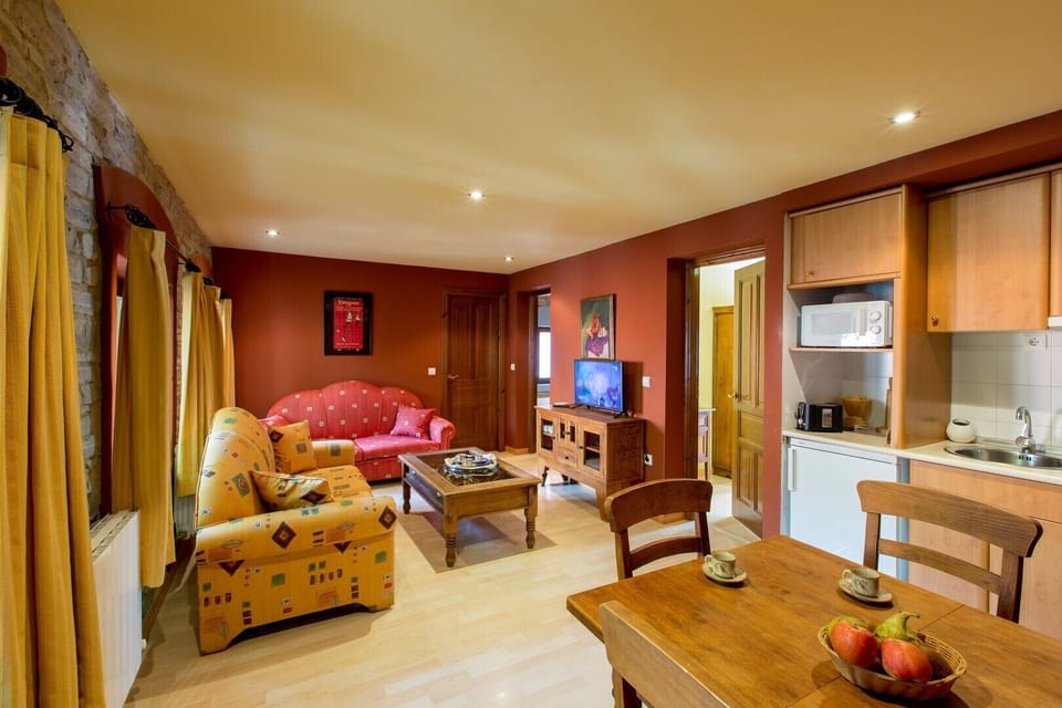 Comfort Studio Suite, 2 Bedrooms | Free WiFi, bed sheets