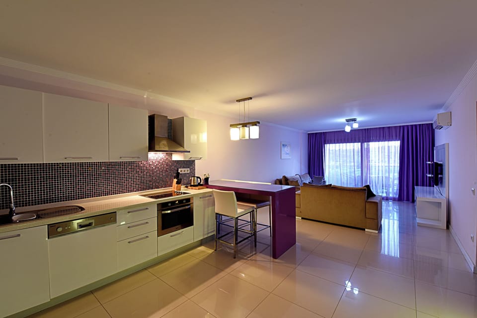 Apartment, 2 Bedrooms, Sea View | Private kitchen | Coffee/tea maker, full-size fridge, oven, stovetop