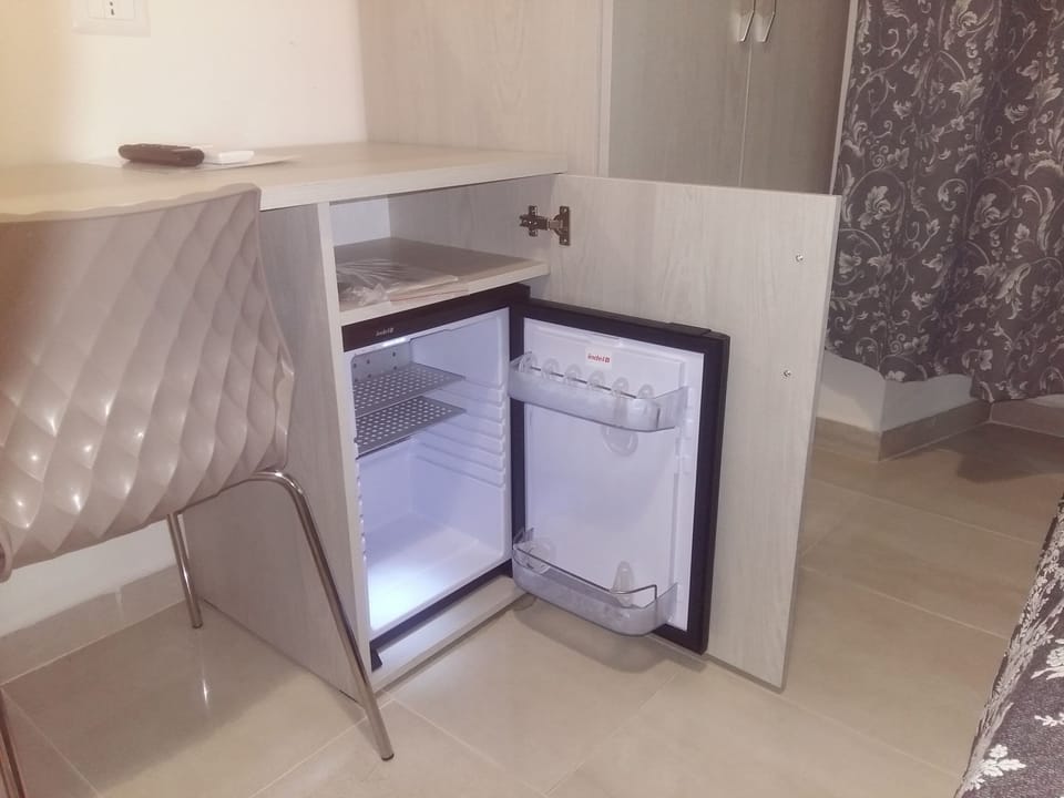 In-room safe, desk, WiFi (free)