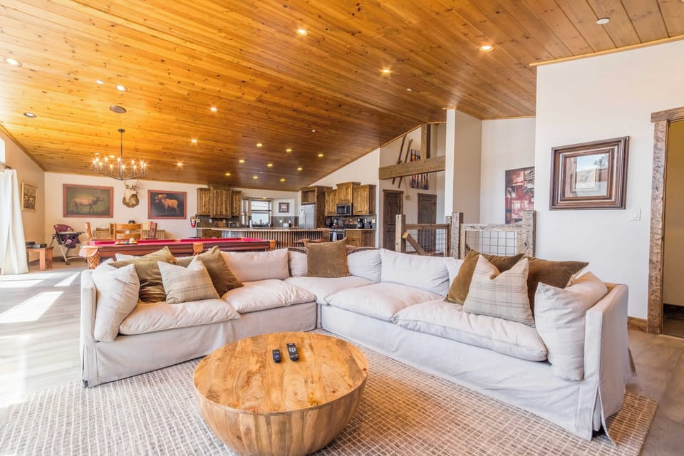 House (4 Bedrooms) | Interior