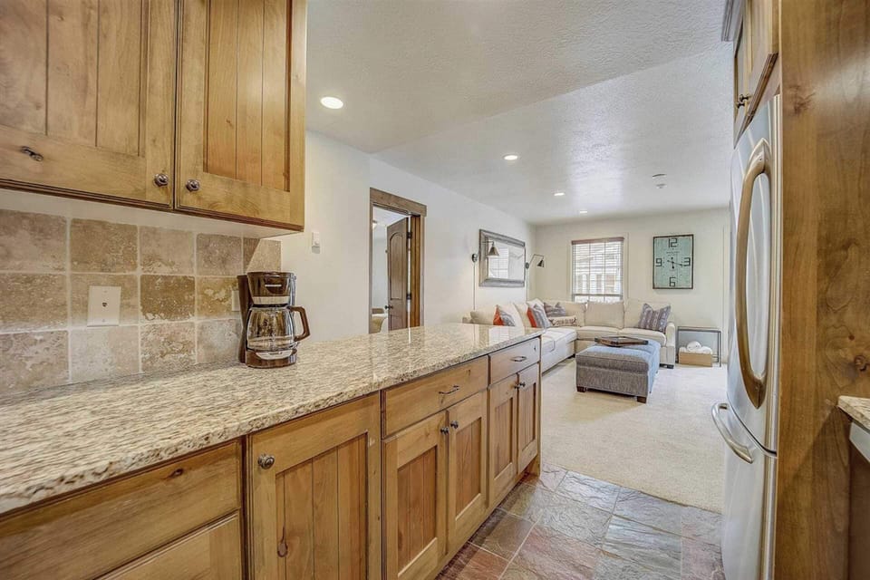 House (3 Bedrooms) | Private kitchen | Fridge, microwave, oven, stovetop