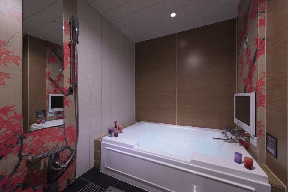 Standard Double Room | Bathroom