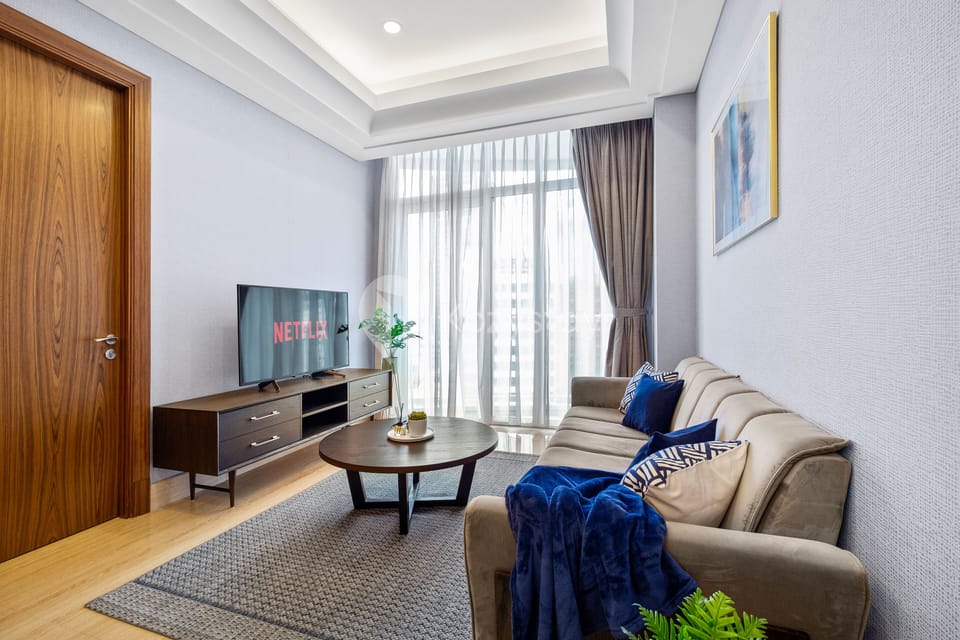 Apartment | Living area | 43-inch Smart TV with digital channels, TV, streaming services