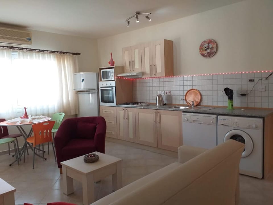 Apartment | Private kitchen | Fridge, microwave, oven, stovetop