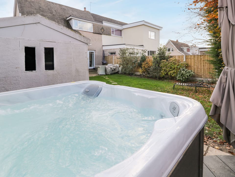 Cottage | Property grounds