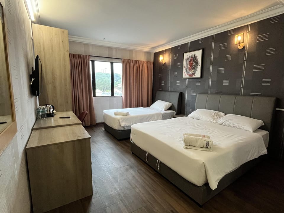 Superior Triple Room, Multiple Beds, Non Smoking | Individually decorated, individually furnished, desk, laptop workspace