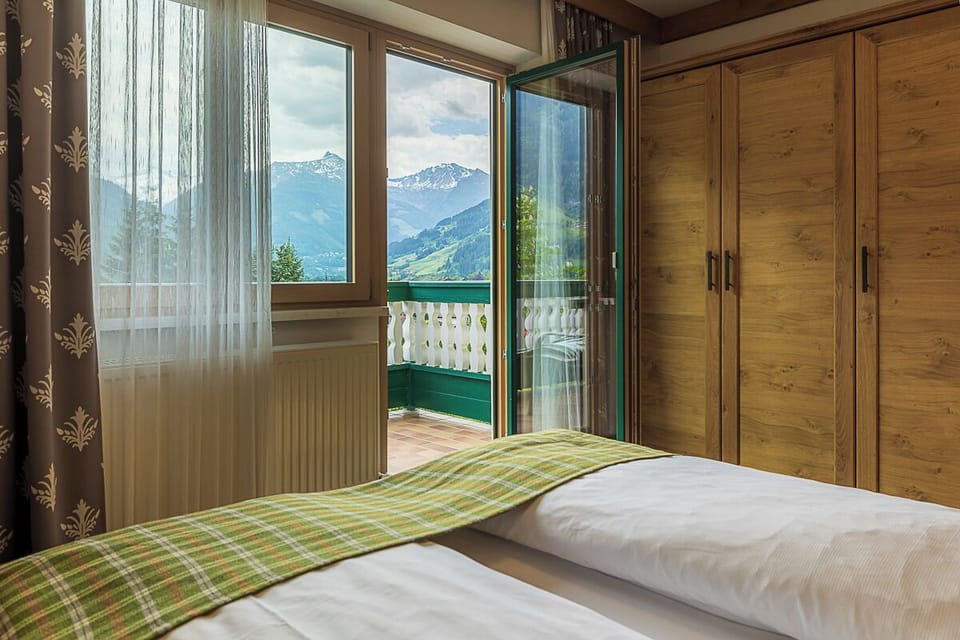 Deluxe Panorama Double Room | Minibar, in-room safe, laptop workspace, free WiFi