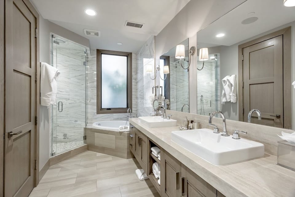 Studio | Bathroom