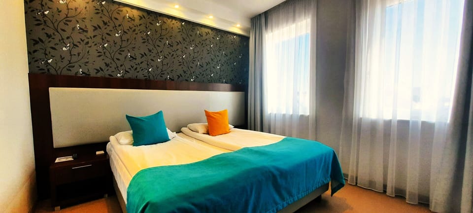 Deluxe Apartment | Premium bedding, minibar, in-room safe, desk