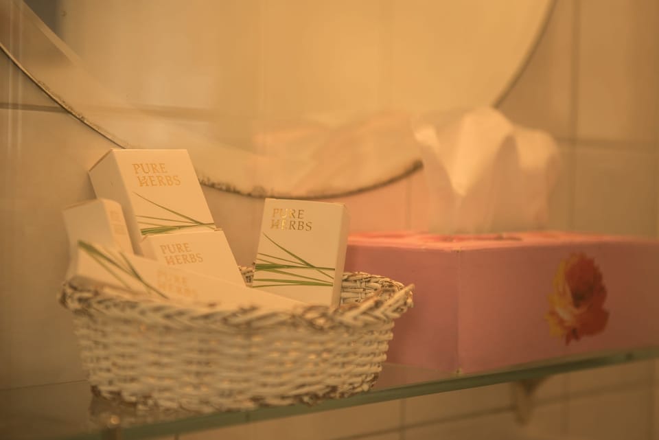 Standard Room, Resort View | Bathroom | Free toiletries, hair dryer, towels