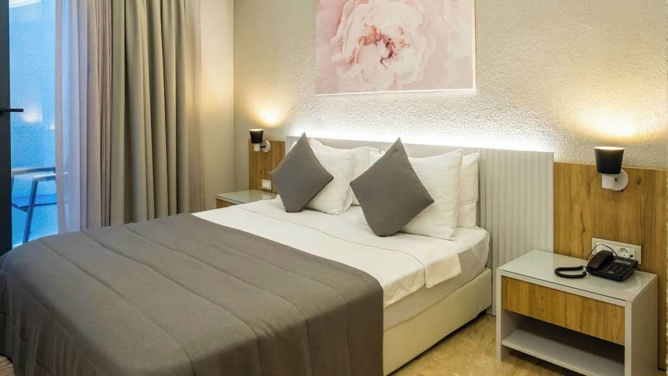 Economy Double Room | Frette Italian sheets, premium bedding, minibar, desk
