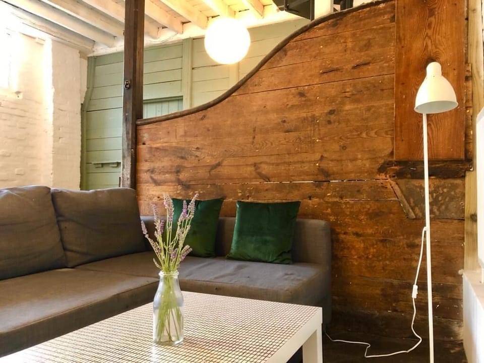 House, 2 Bedrooms, Patio | Living room