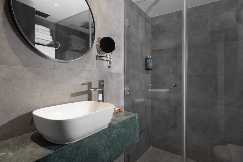 Shower, towels, soap, shampoo