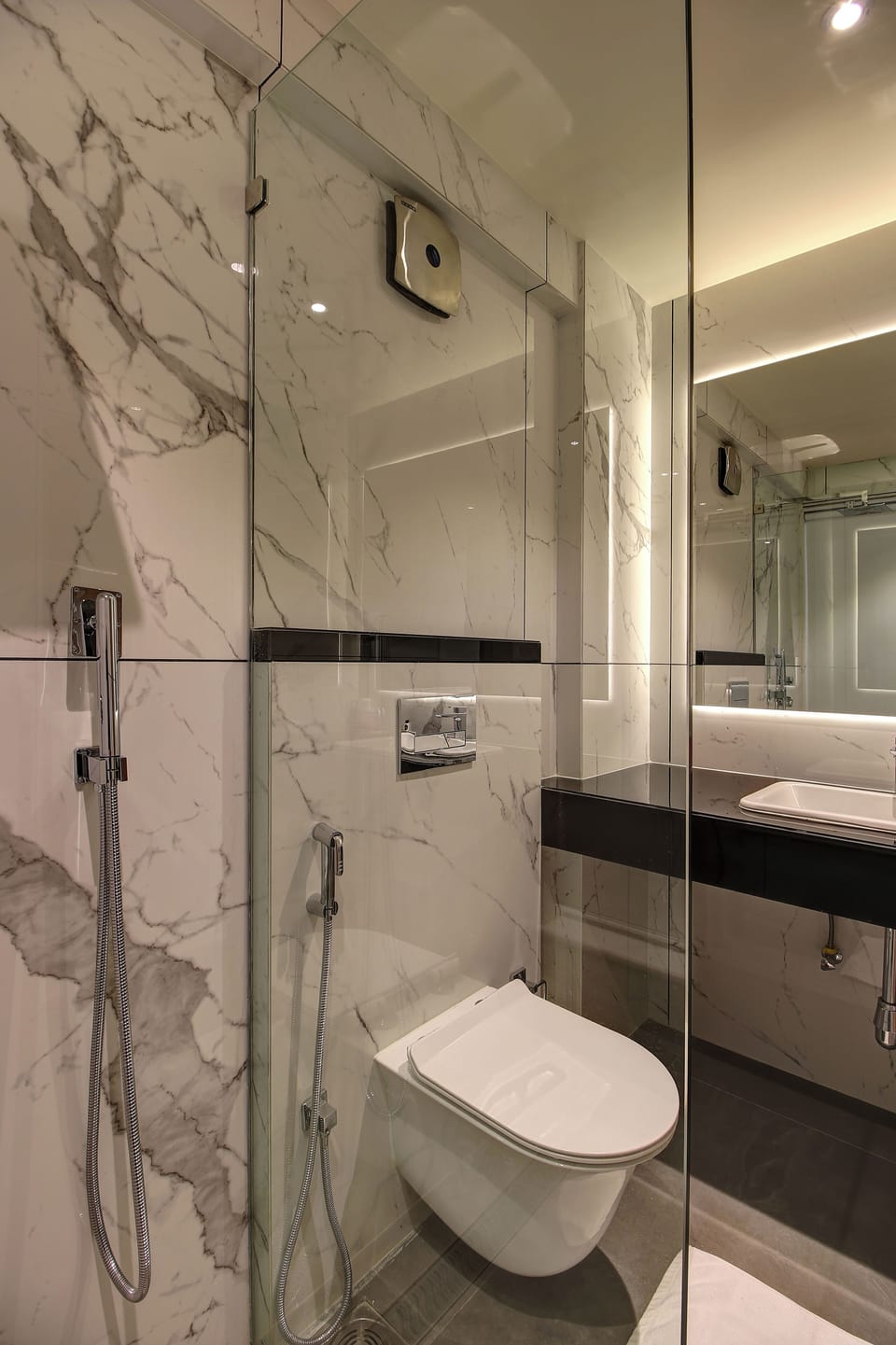 Premium Double or Twin Room | Bathroom | Shower, rainfall showerhead, free toiletries, hair dryer