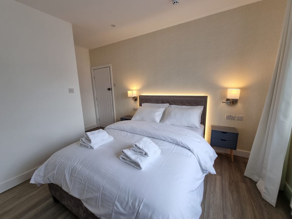 Basic Double Room | Minibar, soundproofing, free WiFi, bed sheets