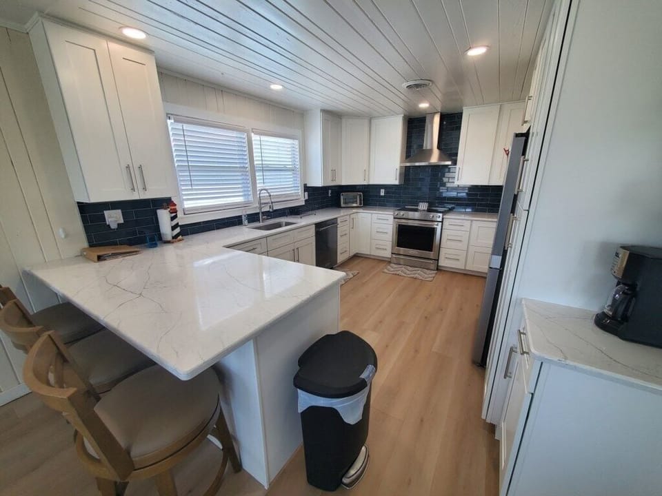House, Multiple Beds, Pool Access, Beach View | Private kitchen | Fridge, microwave, oven, stovetop