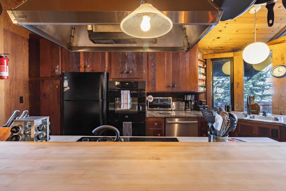 House (5 Bedrooms) | Interior