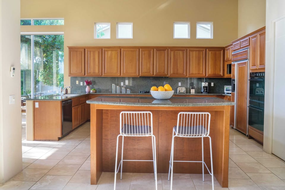 House (5 Bedrooms) | Interior