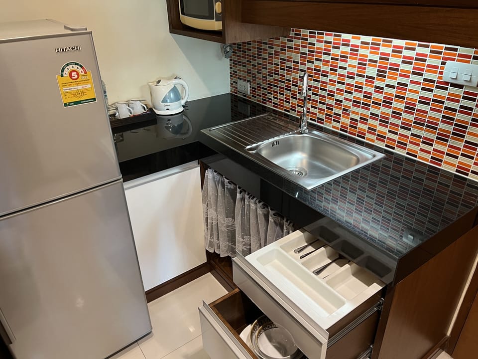 Exclusive Room, 1 Bedroom | Private kitchen